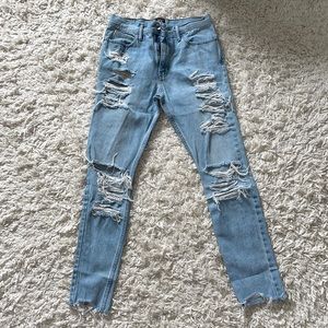 Men’s BDG ripped skinny jeans 31x32